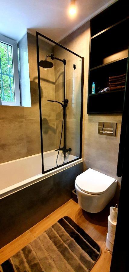 Juna2 - Nowoczesny Apartament W Centrum Z Widokiem Na Park Pruszkow Bagian luar foto
