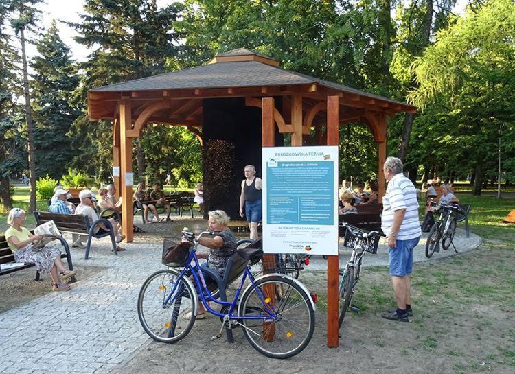 Juna2 - Nowoczesny Apartament W Centrum Z Widokiem Na Park Pruszkow Bagian luar foto