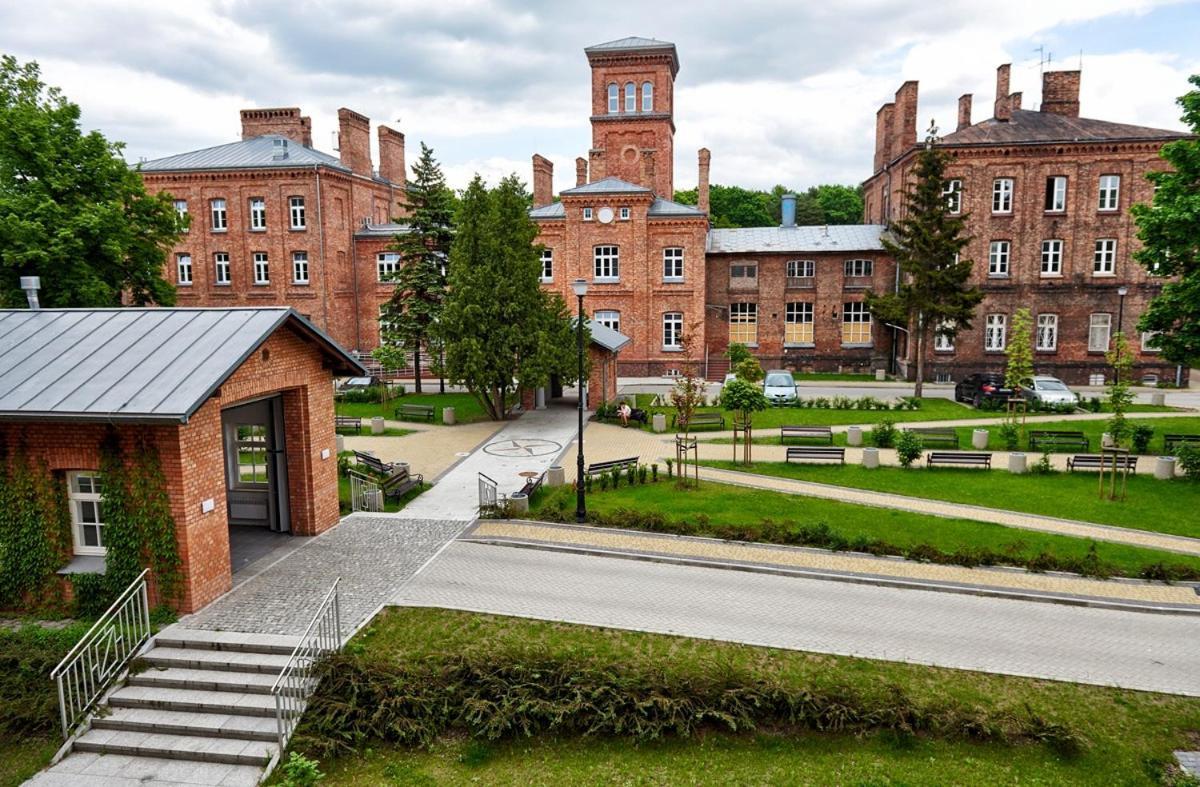 Juna2 - Nowoczesny Apartament W Centrum Z Widokiem Na Park Pruszkow Bagian luar foto